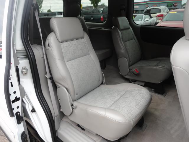 Saturn Relay 2005 photo 20