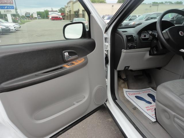 Saturn Relay 2005 photo 27