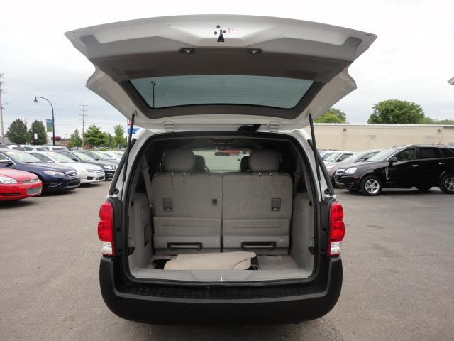 Saturn Relay 2005 photo 3