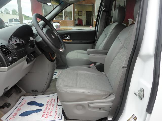 Saturn Relay 2005 photo 31