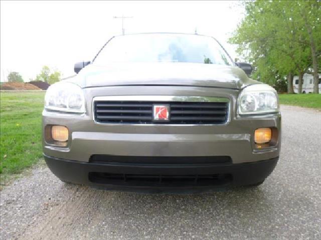 Saturn Relay 2005 photo 1