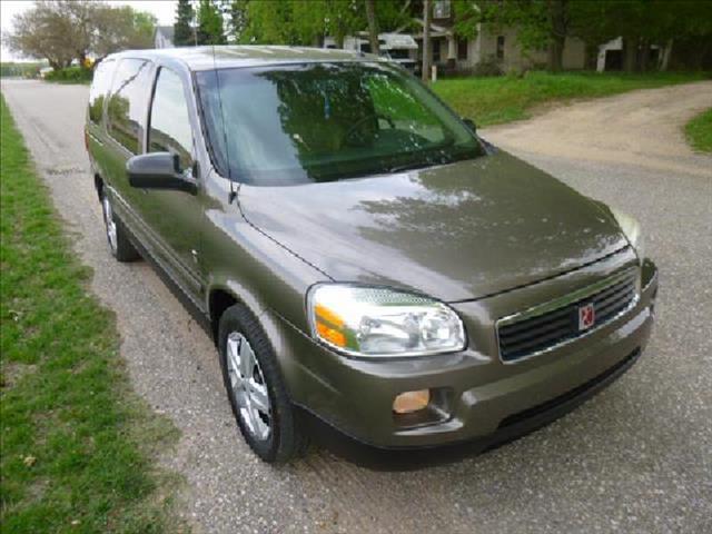 Saturn Relay 2005 photo 2