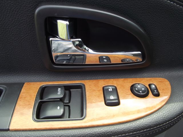 Saturn Relay 2006 photo 12