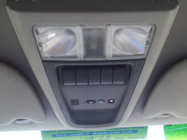 Saturn Relay 2006 photo 14