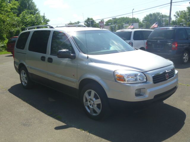 Saturn Relay 2006 photo 2