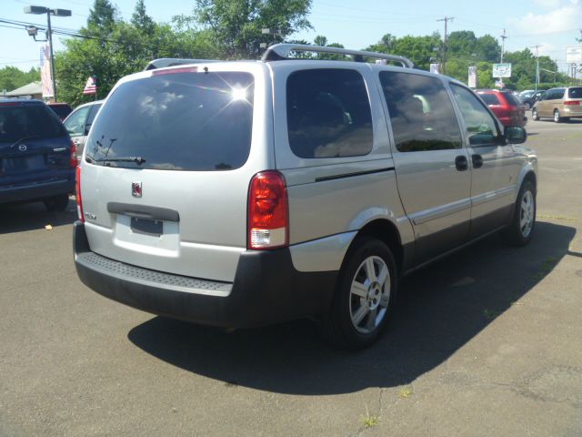 Saturn Relay 2006 photo 3