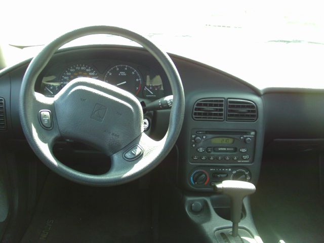 Saturn S-Series 2002 photo 2