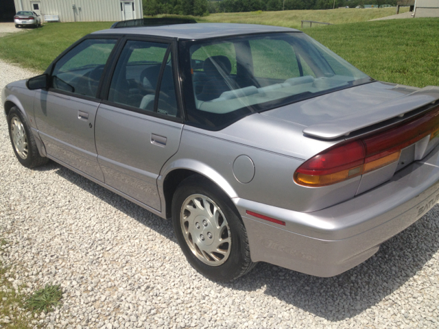 Saturn SL 1995 photo 1