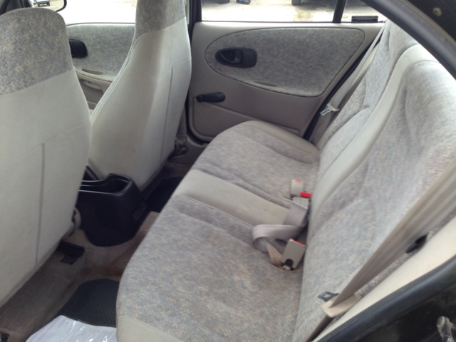 Saturn SL 1996 photo 3