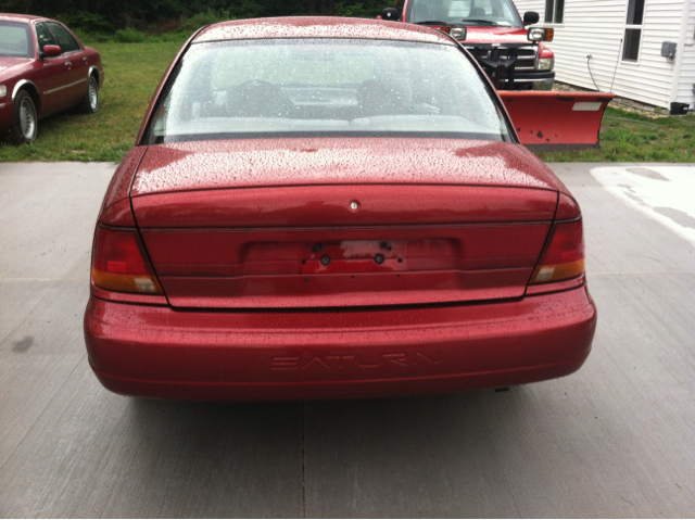 Saturn SL XLS Sedan