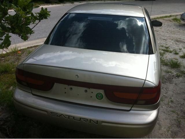 Saturn SL XLS Sedan