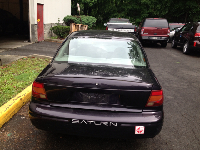 Saturn SL Base S Sedan