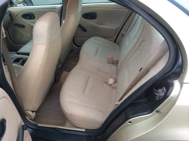 Saturn SL 2002 photo 1