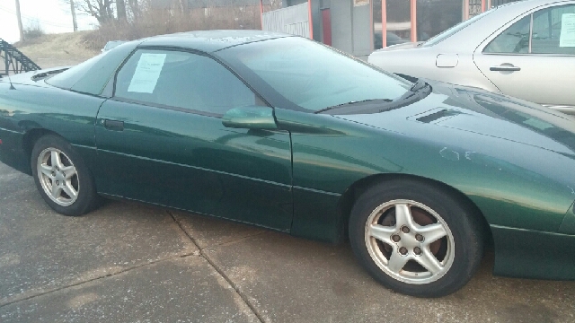 Saturn SL 2002 photo 1