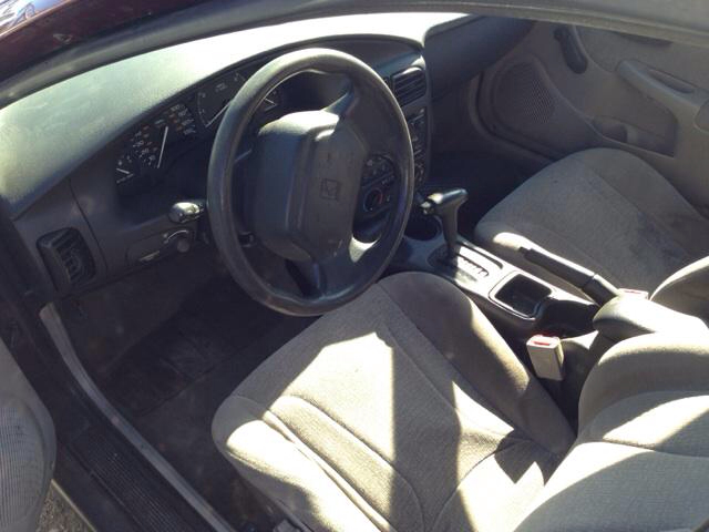 Saturn SL 2002 photo 1