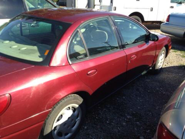 Saturn SL 2002 photo 2