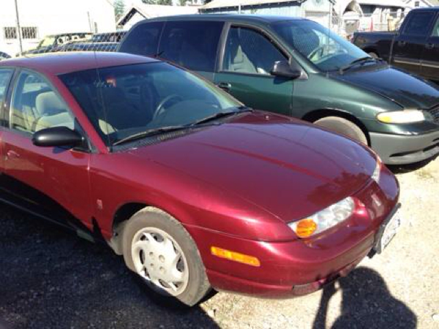 Saturn SL 2002 photo 3