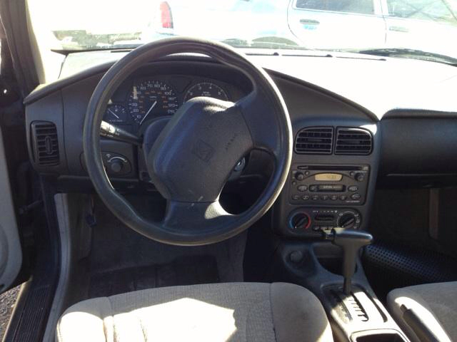 Saturn SL 2002 photo 4