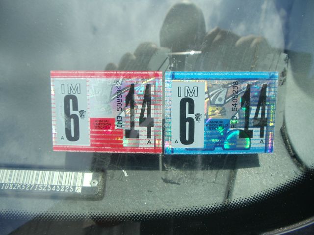 Saturn S Series XLS Sedan