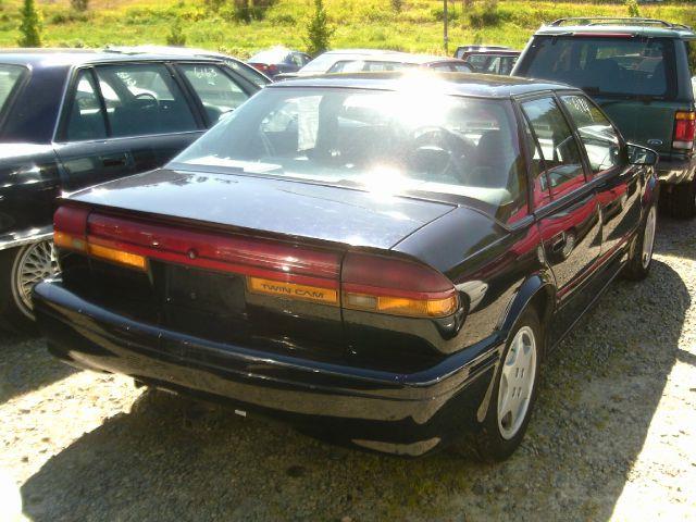 Saturn S Series XLS Sedan