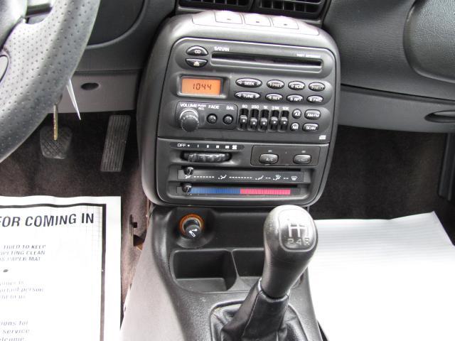 Saturn S Series 1997 photo 2