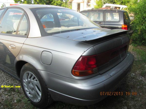 Saturn S Series 1999 photo 1