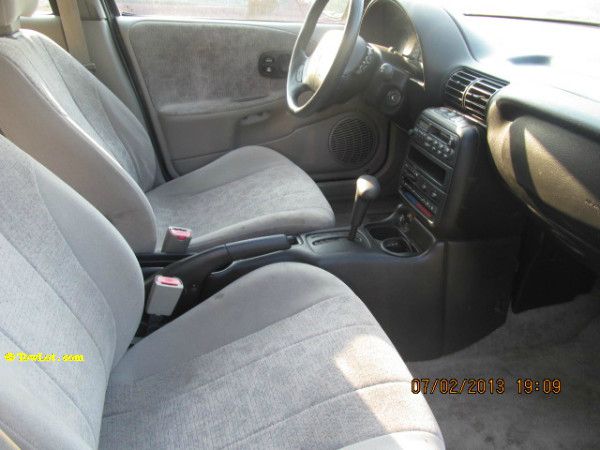 Saturn S Series 1999 photo 2