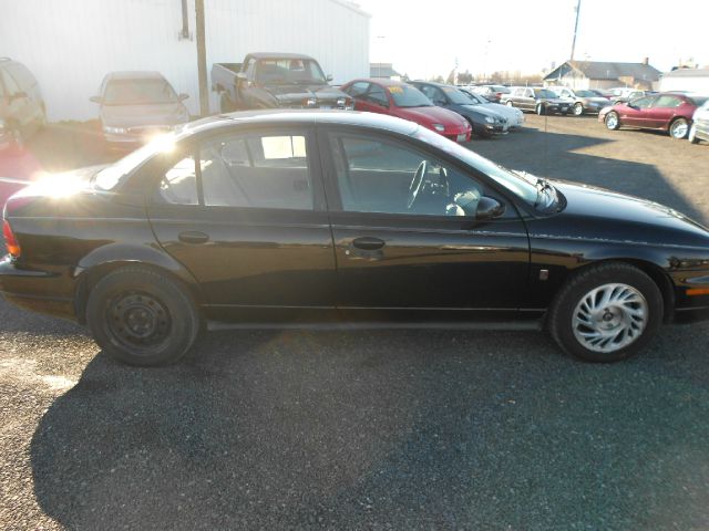 Saturn S Series XLS Sedan