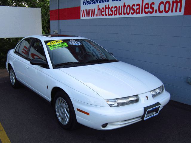 Saturn S Series XLS MiniVan