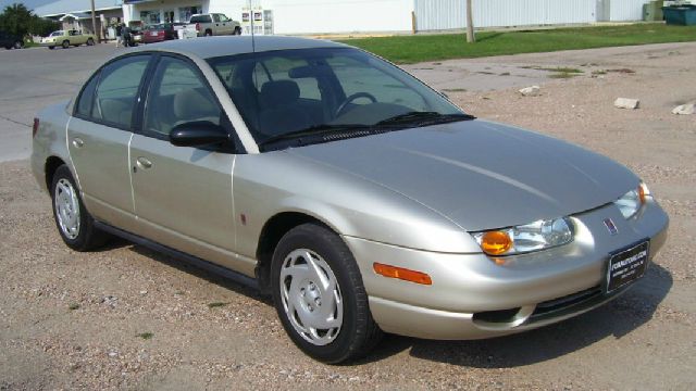 Saturn S Series 2000 photo 2