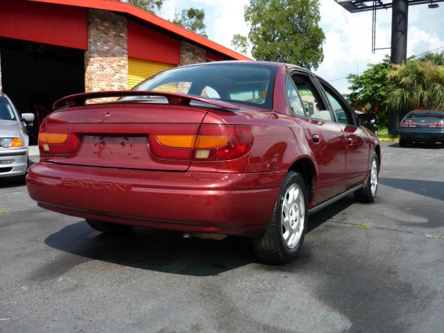 Saturn S Series XLS Sedan