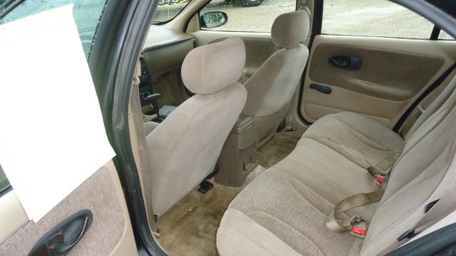 Saturn S Series 2000 photo 9