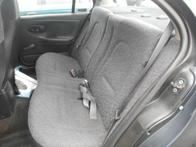 Saturn S Series 2000 photo 6