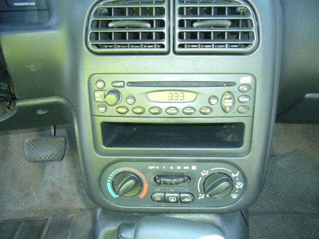 Saturn S Series 2000 photo 7