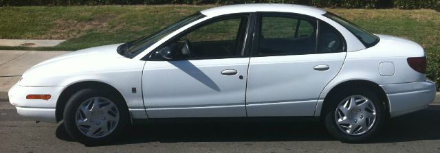 Saturn S Series XLS Sedan