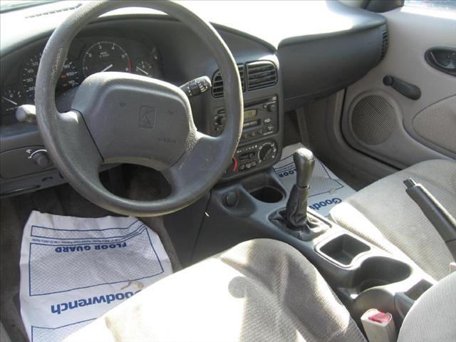Saturn S Series 2001 photo 2