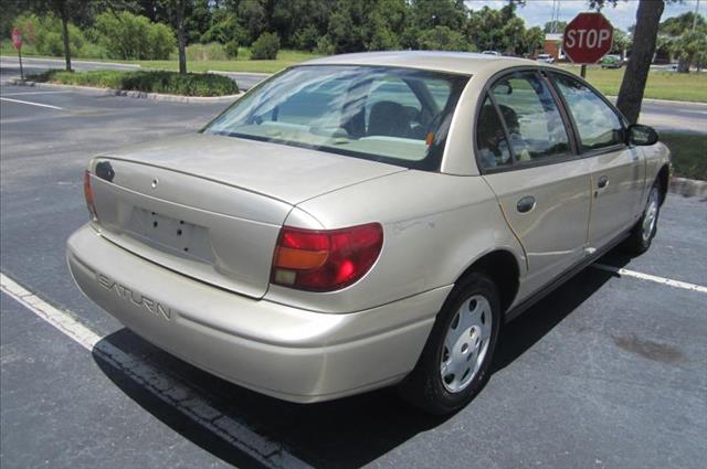 Saturn S Series 2001 photo 2