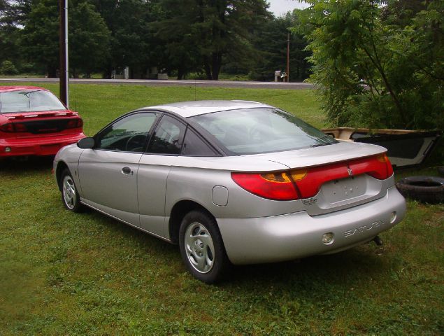 Saturn S Series 2001 photo 2