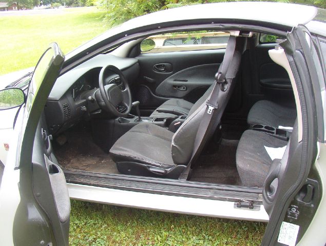 Saturn S Series 2001 photo 3