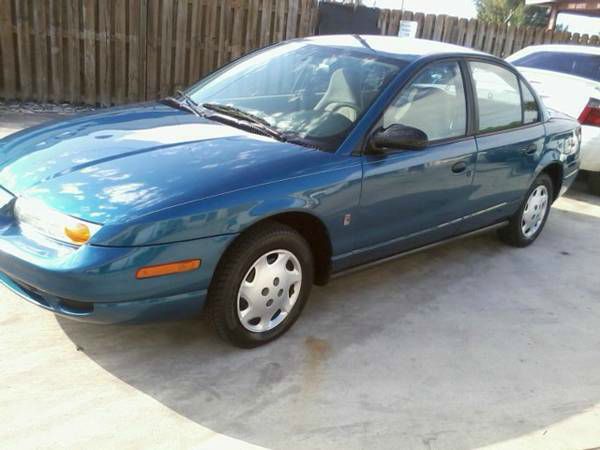 Saturn S Series 2001 photo 2
