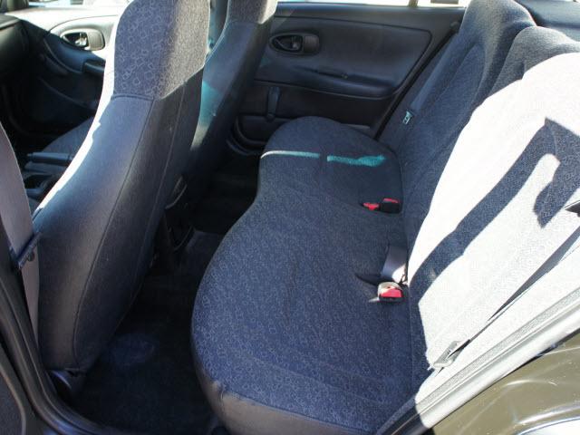 Saturn S Series 2001 photo 4