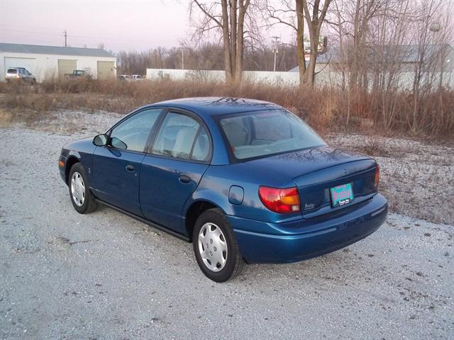 Saturn S Series 2001 photo 2