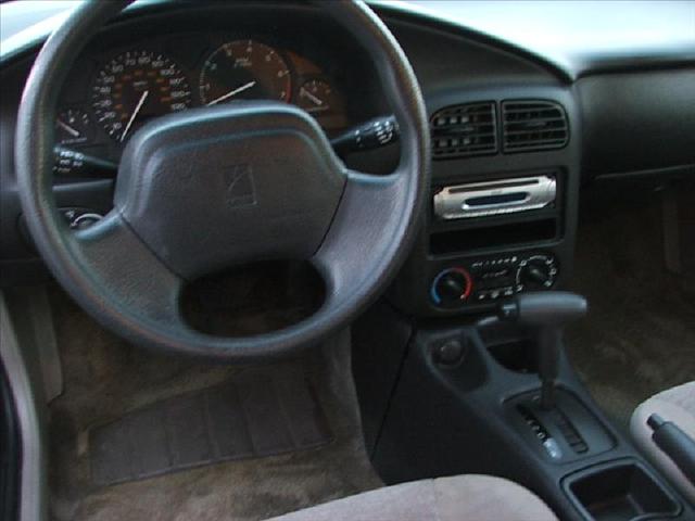 Saturn S Series 2001 photo 2