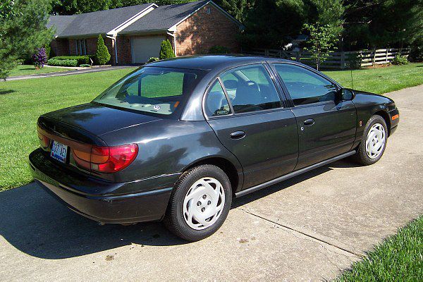Saturn S Series 2001 photo 2