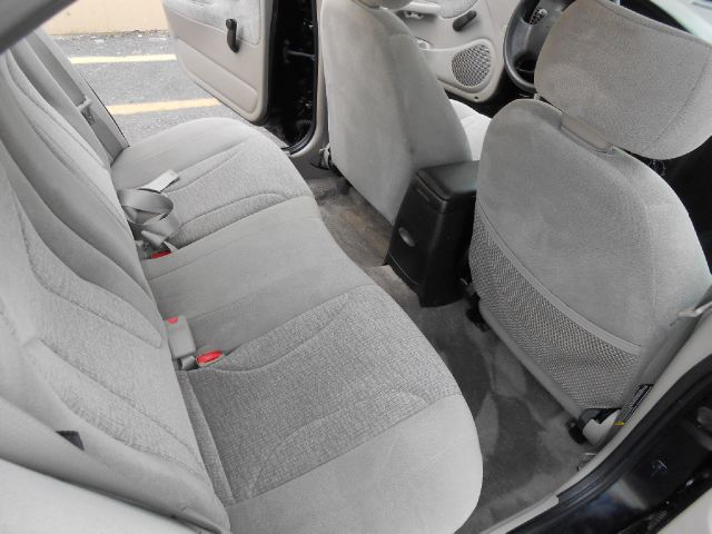 Saturn S Series 2001 photo 1