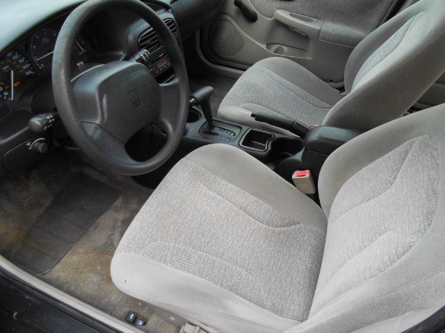 Saturn S Series 2001 photo 10