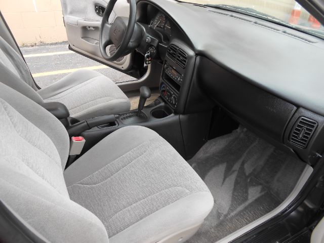 Saturn S Series 2001 photo 13