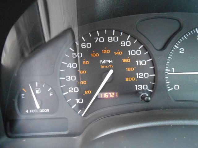 Saturn S Series 2001 photo 8