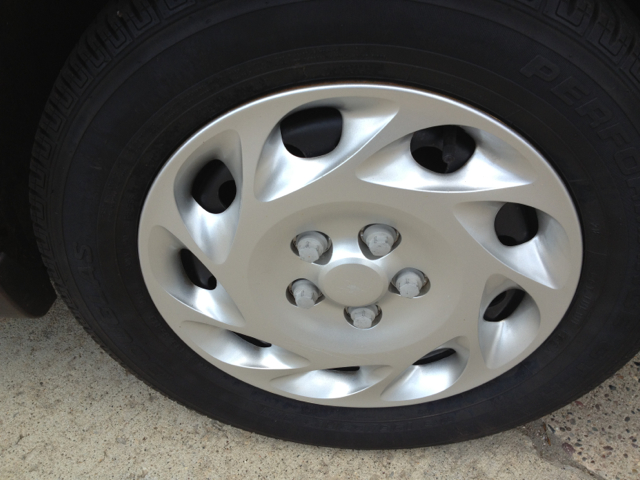 Saturn S Series 2001 photo 2