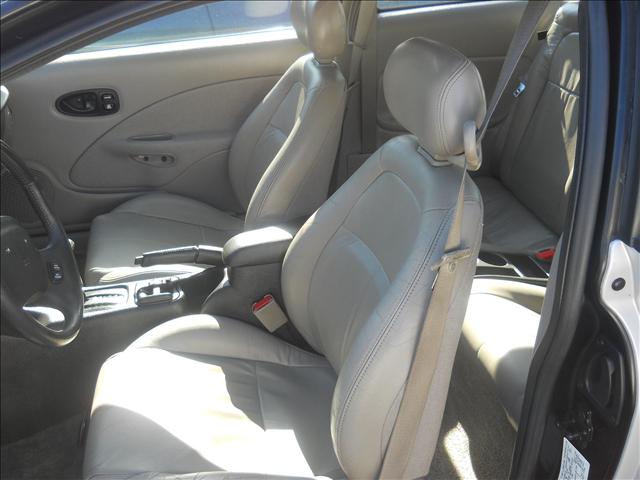 Saturn S Series 2001 photo 2